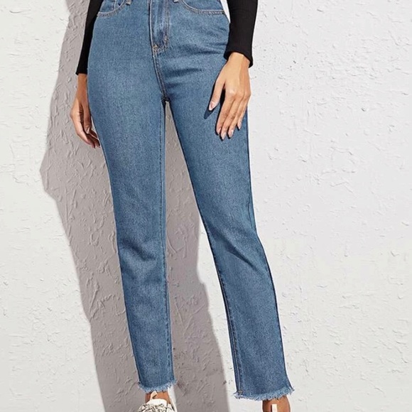 SHEIN Mom Jeans - Large (cat not included) - Picture 4 of 4